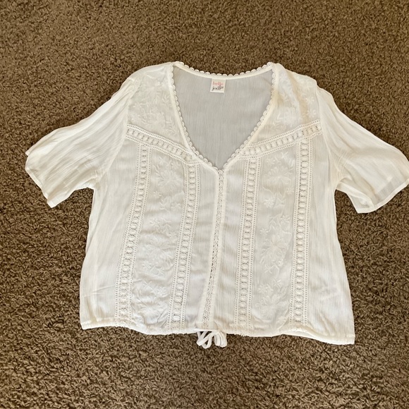 NWOT~ White Embroidered Crochet Peasant Blouse, Cinch tie, Boho, Penny Lane 🌼 - Picture 1 of 9